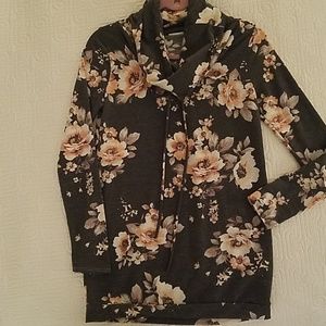 Funnel neck top by Mon Ami.  Sz. S.